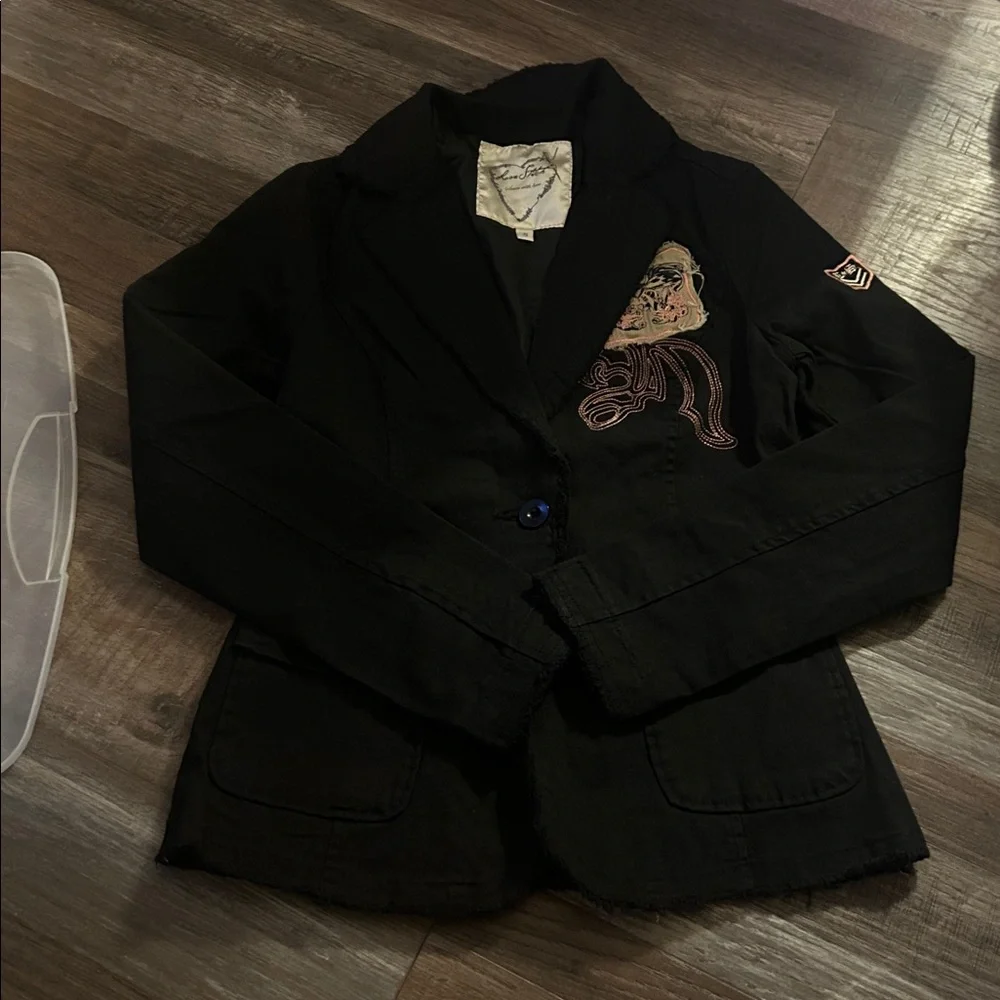 Love Stitch Lady’s Black Jacket Boho Embroidered 2 Buttoned NWT S sk0024